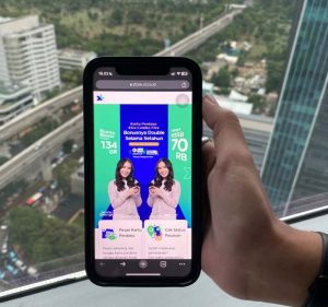 MAKIN GAMPANG: Melalui layanan penjualan online XL Store, pelanggan bisa membeli kartu perdana fisik dan juga e-SIM lengkap dengan paket internet kuota besar dengan harga yang kompetitif.