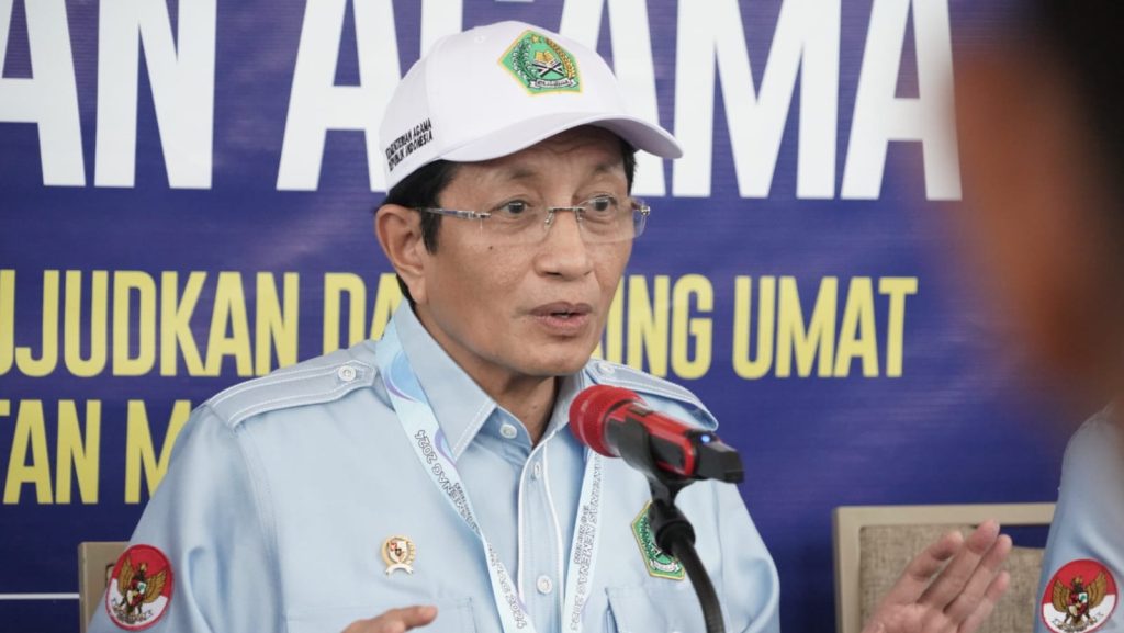 TEGAS: Menteri Agama Nasaruddin Umar memberikan keterangan pers usai membuka Rapat Kerja Nasional Kemenag, Jumat (15/11/2024). (ist)