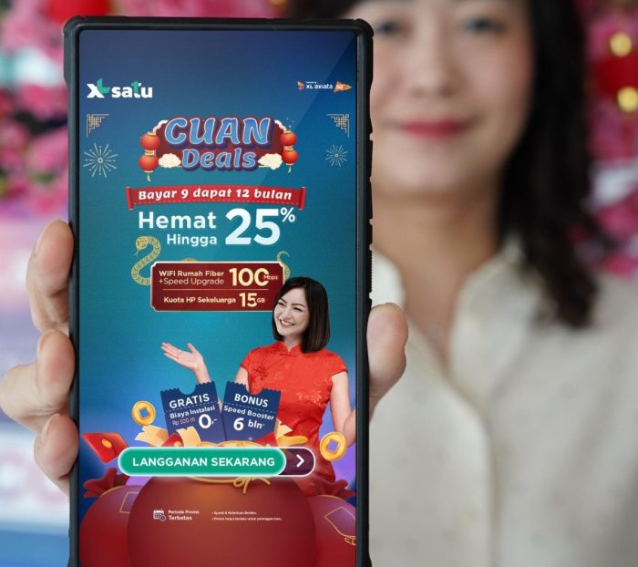PROMO: Model menunjukkan promo XL Satu Cuan Deals menyambut tahun baru IMLEK. Promo spesial bagi pelanggan layanan konvergensi ini menawarkan benefit hemat 25% untuk pelanggan baru dengan cukup bayar langganan 9 bulan untuk dapat 12 bulan. Penawaran ini berlaku mulai 24 Januari - 28 Februari 2025.(ist)