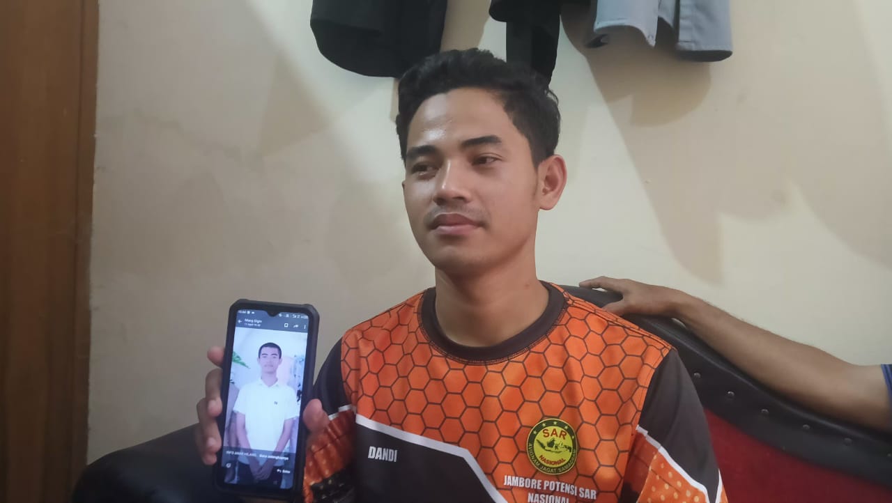 Dandi Sulaeman, petugas Penanggulangan Bencana Kecamatan (P2BK) Simpenan. (stimes)
