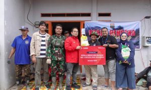 TELKOMSEL PEDULI: Telkomsel memberikan bantuan untuk warga terdampak bencana banjir Cisolok Sukabumi. (ist)